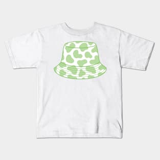 Pastel green cow print bucket hat Kids T-Shirt